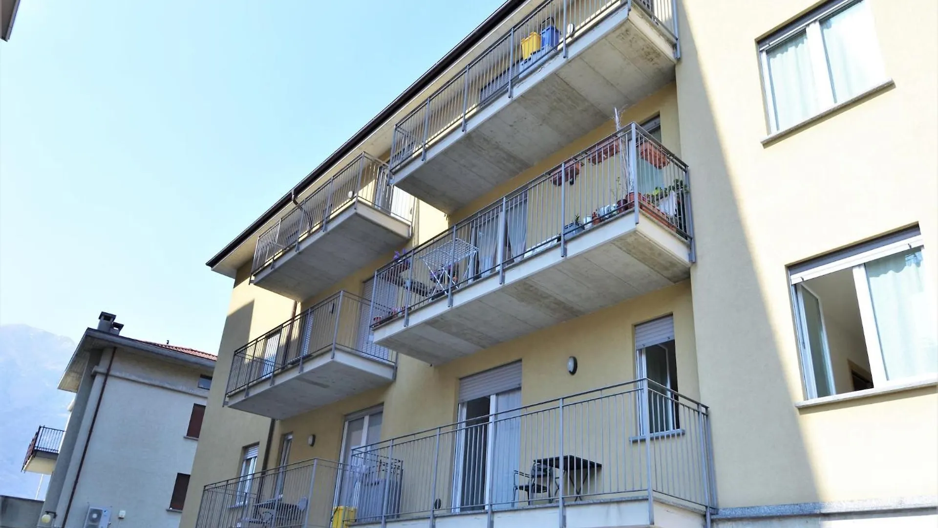 Snug Apartment In Dervio With Balcony Or Terrace