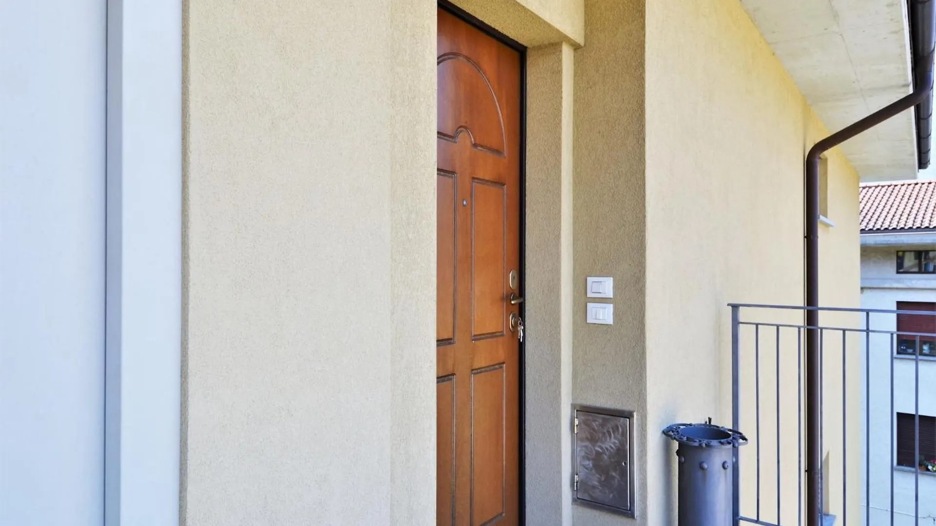 Snug Apartment In Dervio With Balcony Or Terrace